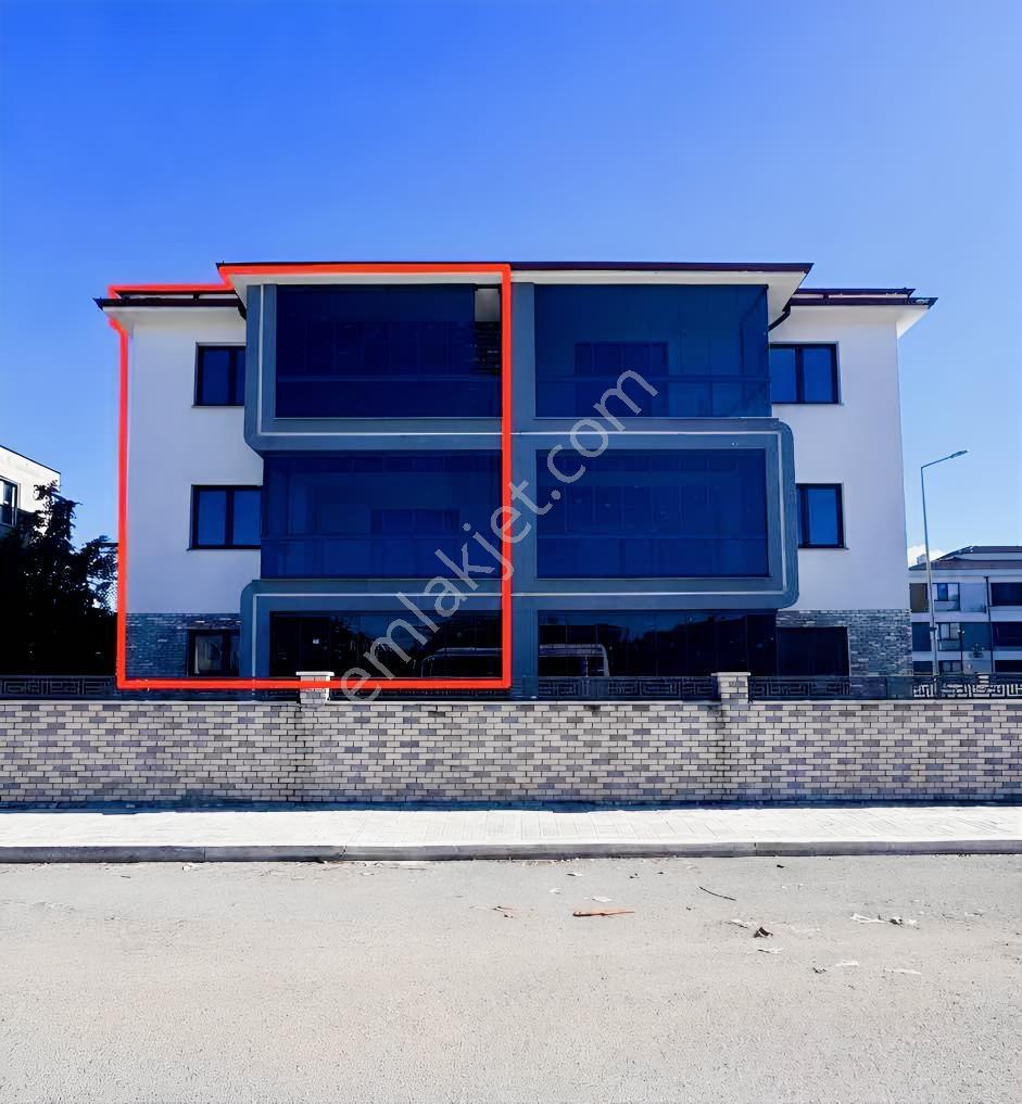 Remax Motto Nilüfer Toka'dan 5+1 İkiz Tripleks Villalar — fotoğraf 4