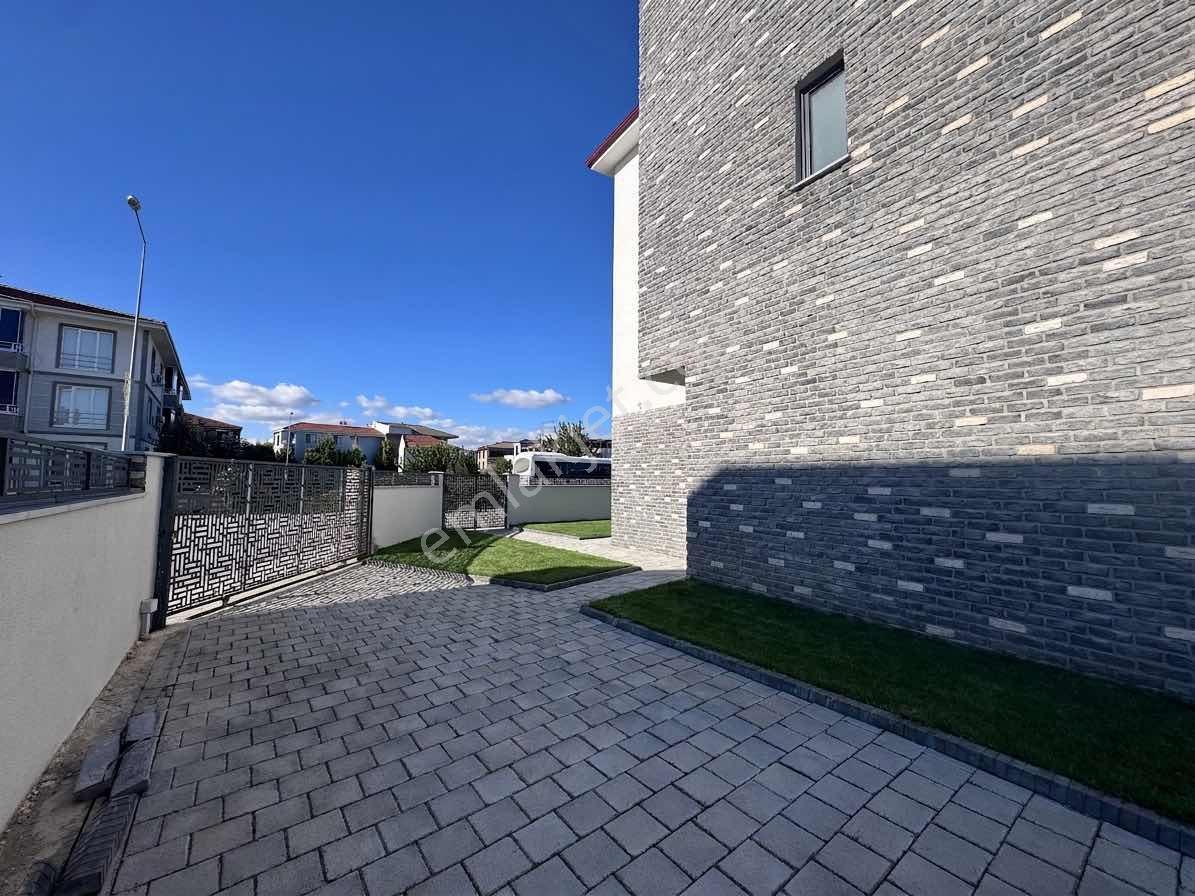 Remax Motto Nilüfer Toka'dan 5+1 İkiz Tripleks Villalar — fotoğraf 7