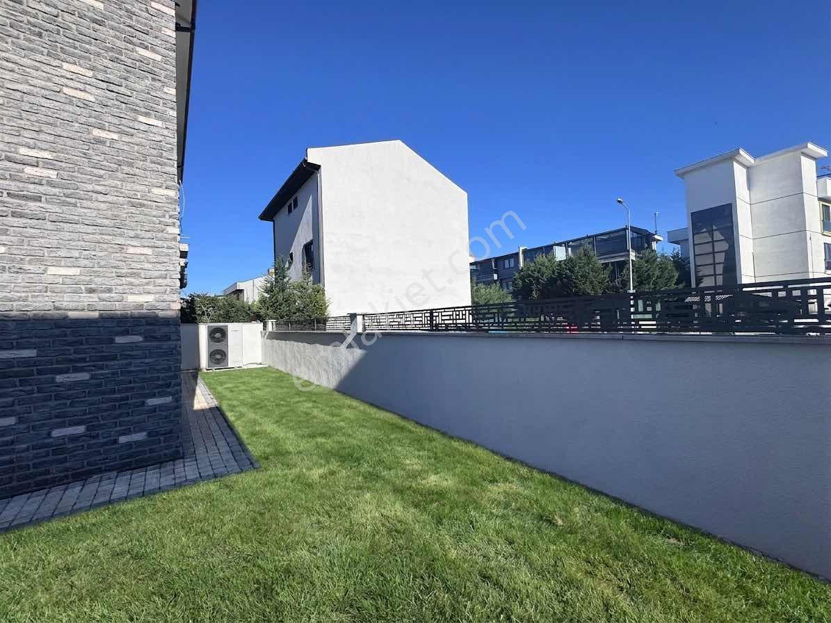 Remax Motto Nilüfer Toka'dan 5+1 İkiz Tripleks Villalar — fotoğraf 8