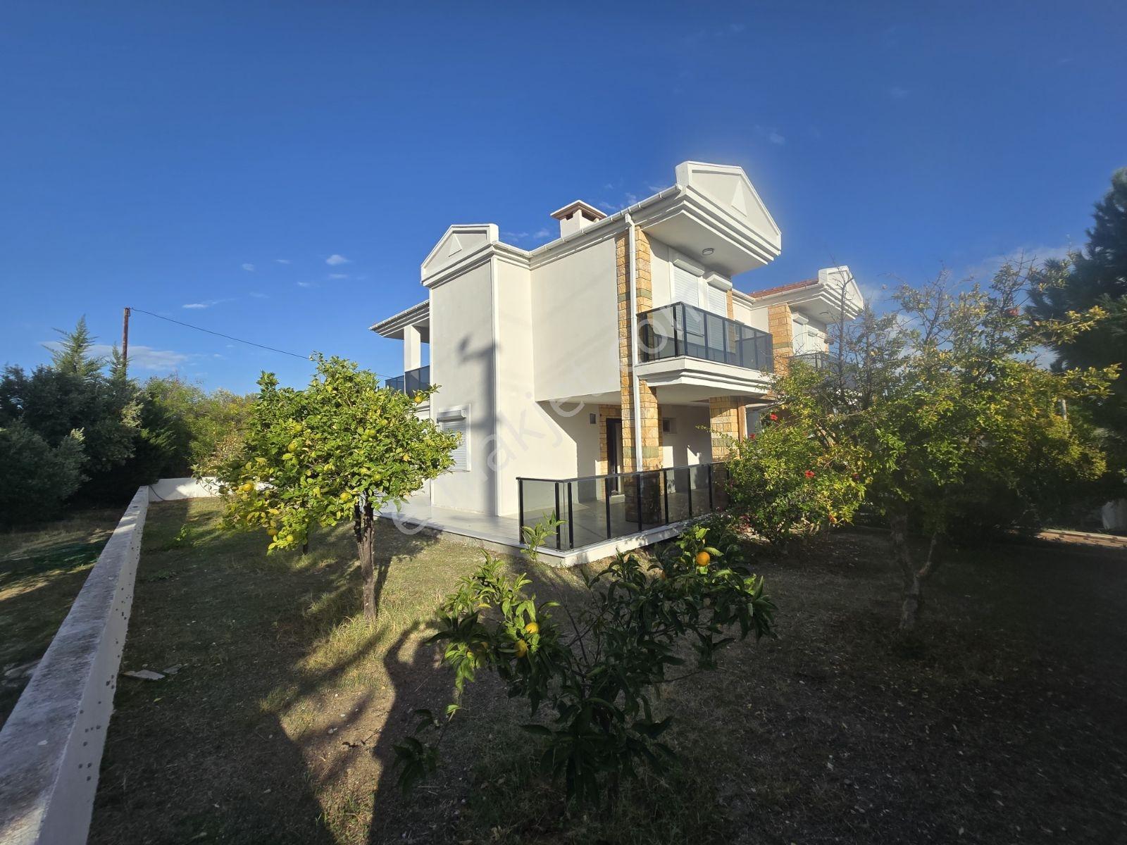 Çeşme Dalyan Sakızlıkoy Da Deniz Manzaralı Satılık 3+1 Villa — fotoğraf 5