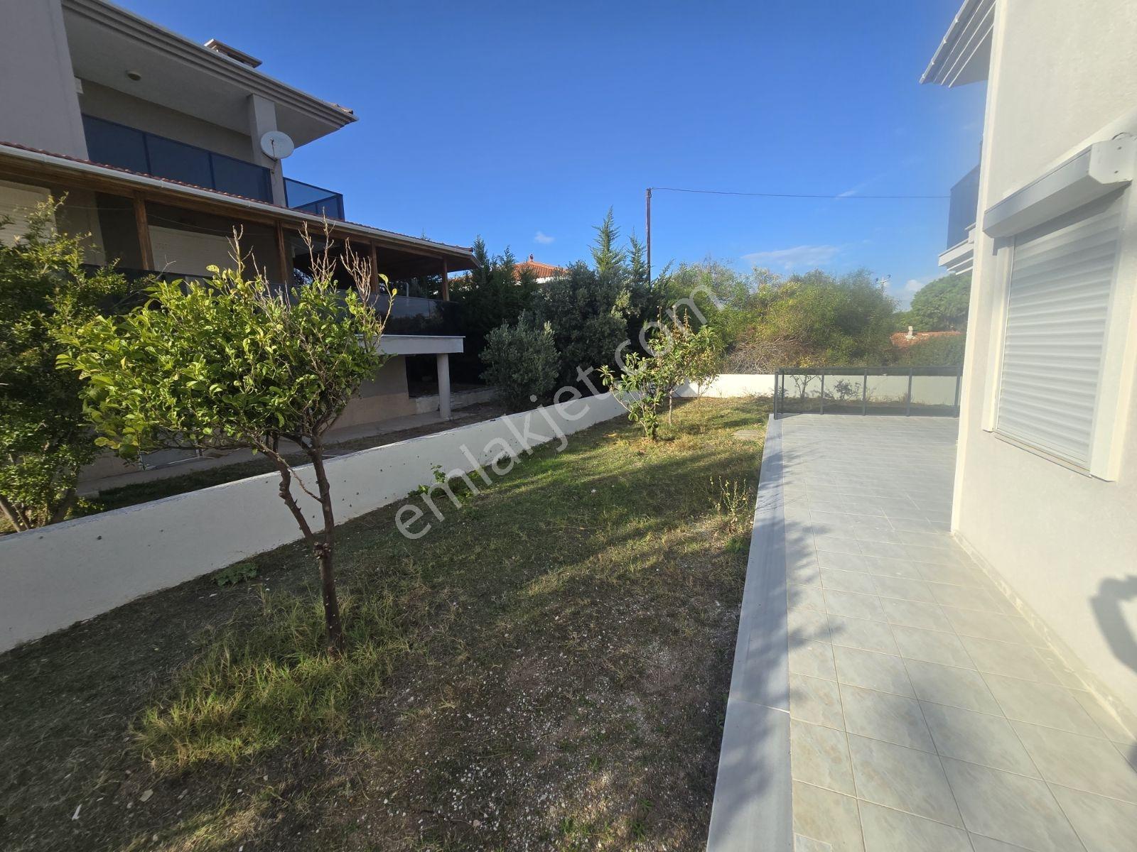 Çeşme Dalyan Sakızlıkoy Da Deniz Manzaralı Satılık 3+1 Villa — fotoğraf 7