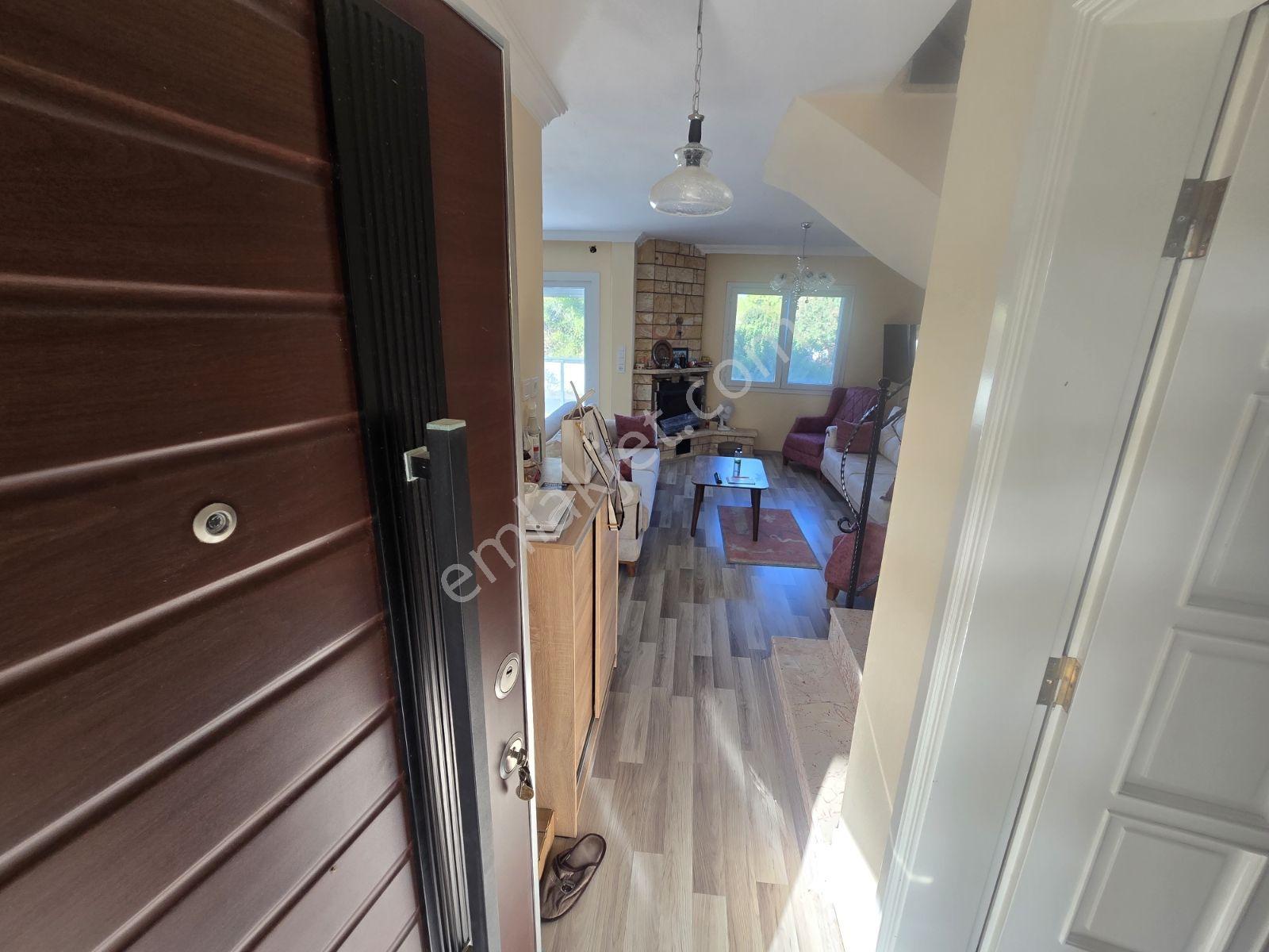 Çeşme Dalyan Sakızlıkoy Da Deniz Manzaralı Satılık 3+1 Villa — fotoğraf 12