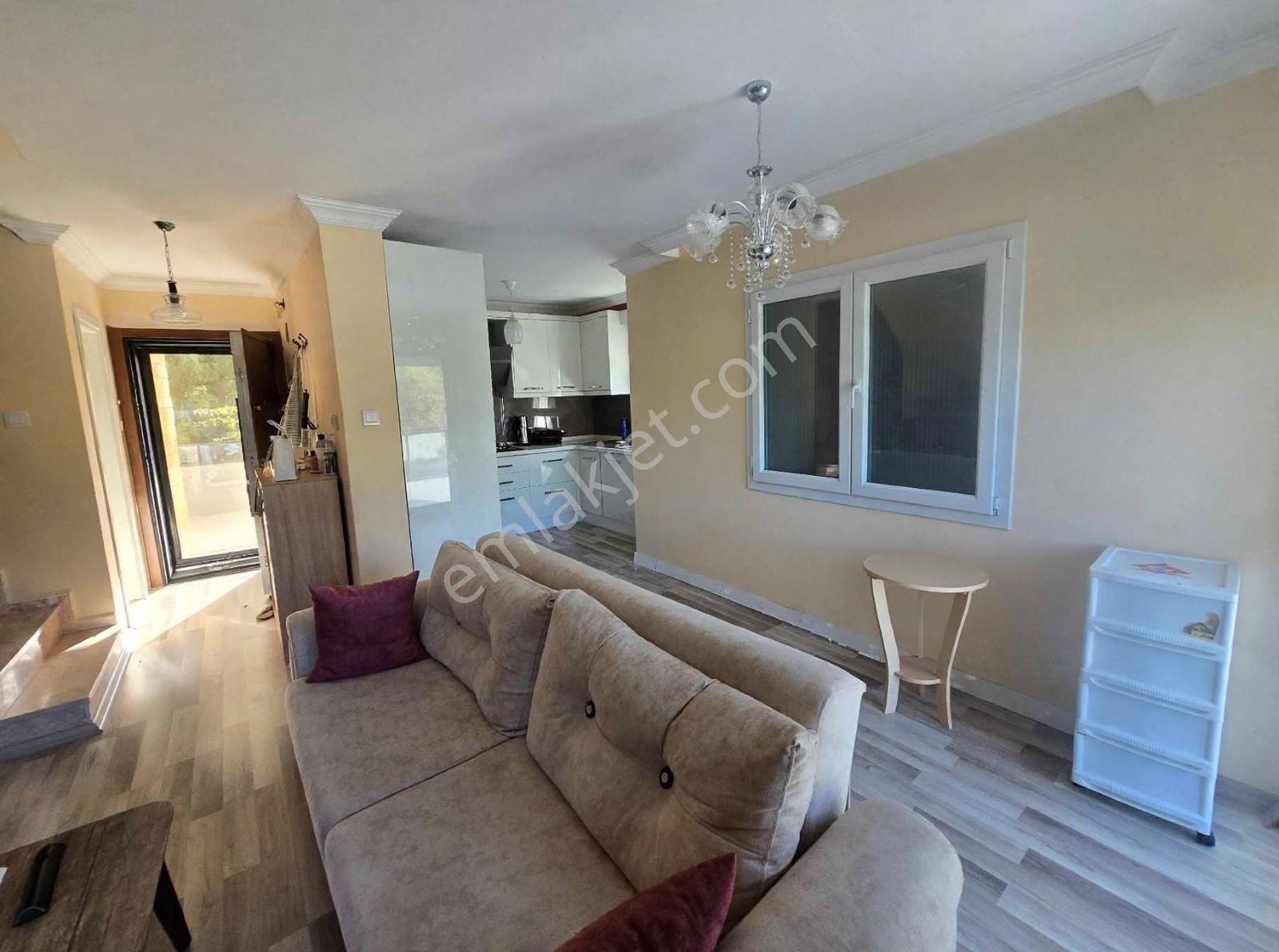 Çeşme Dalyan Sakızlıkoy Da Deniz Manzaralı Satılık 3+1 Villa — fotoğraf 16
