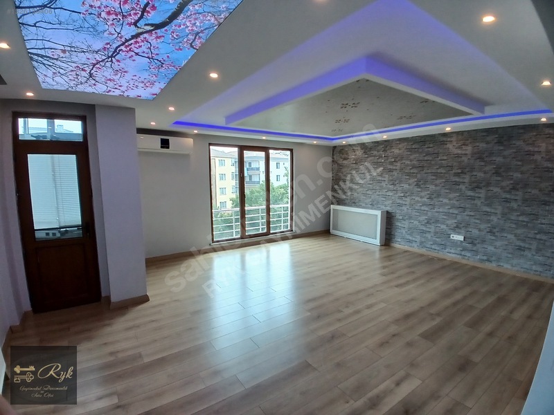 Merkezi Konumda Kiralık 3+1 Daire 150m² — fotoğraf 3