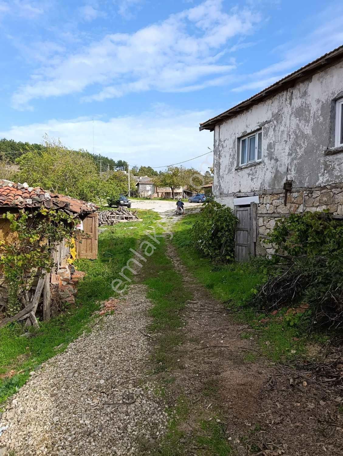 Çanakkale Yenice Karadoru Köyü'nde Masrafsız Köy Evi — fotoğraf 3