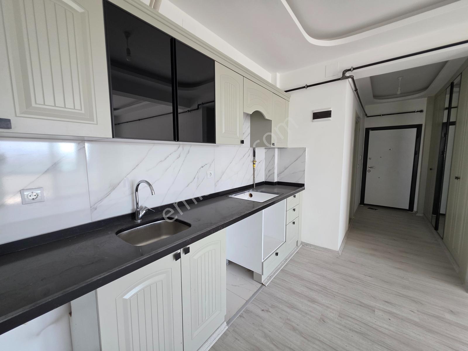 Yüksek Kira Getirisi Üniversite Karşısı Geniş Sıfır Satılık 2+1 — fotoğraf 8