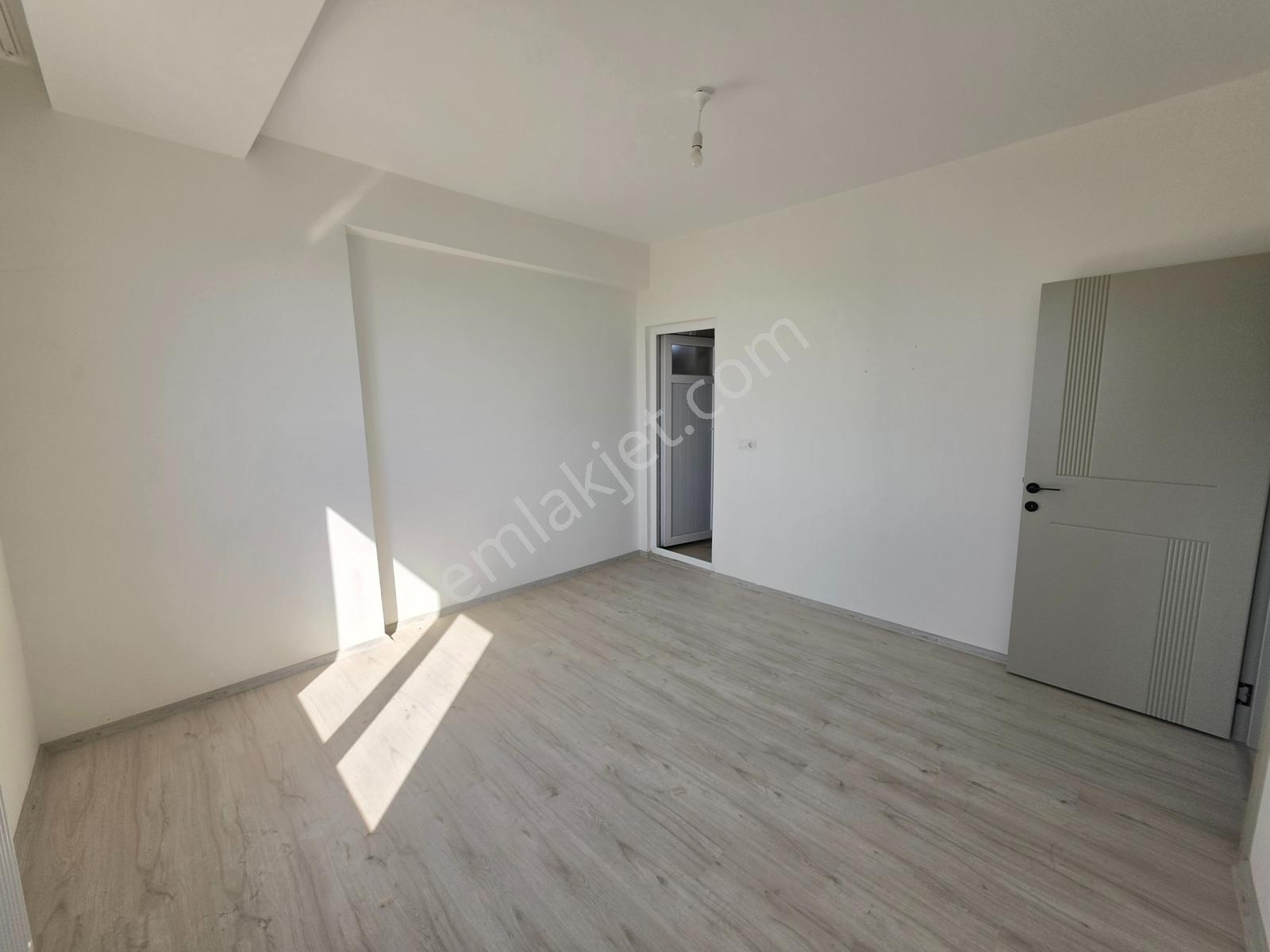 Yüksek Kira Getirisi Üniversite Karşısı Geniş Sıfır Satılık 2+1 — fotoğraf 19