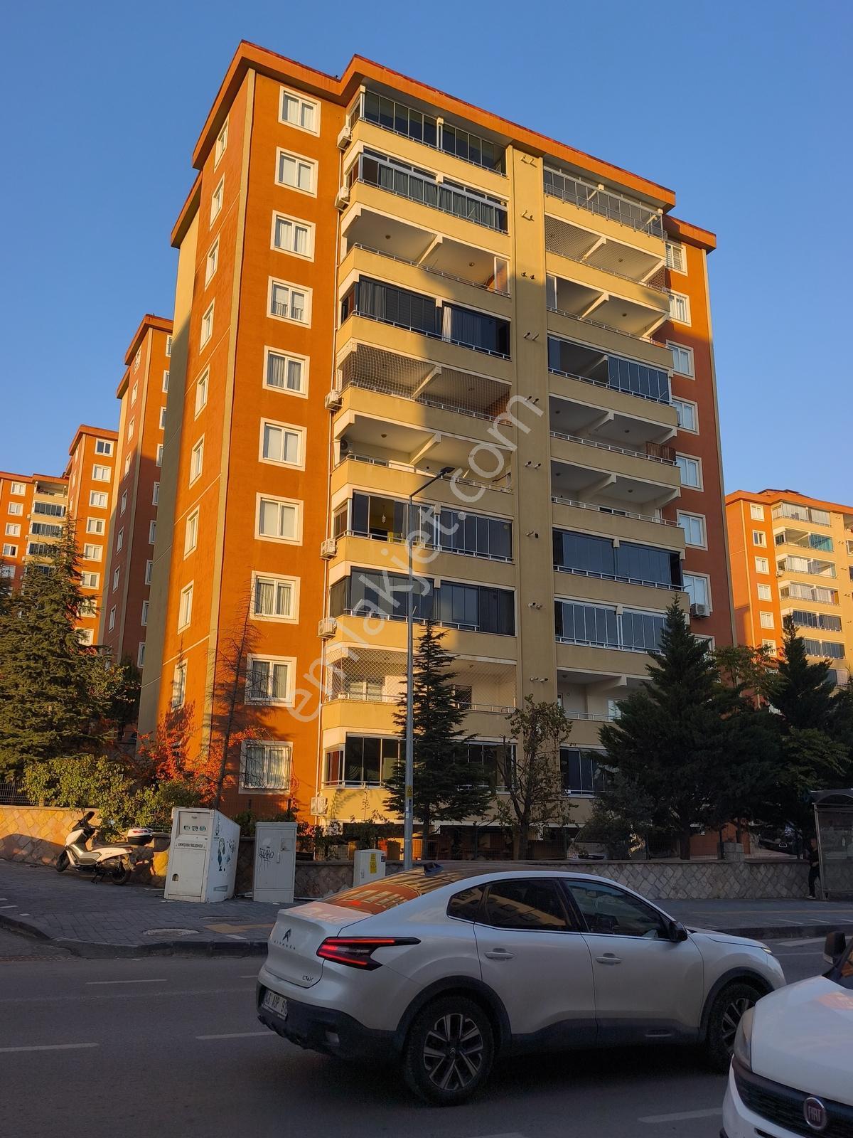 Yıldırım Emlak'Tan Seyirtepe Konutları Ön Blok 4+1 Kiralık Daire