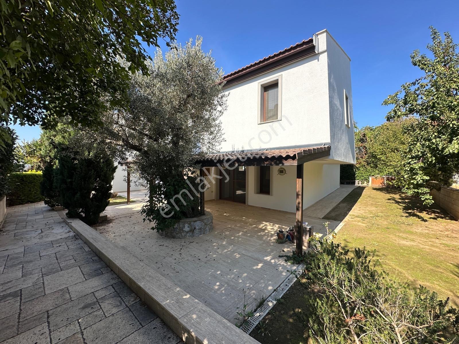 Güzelbahçe Kahramandere Yeşil Ege Sitesinde Satılık Villa — fotoğraf 2
