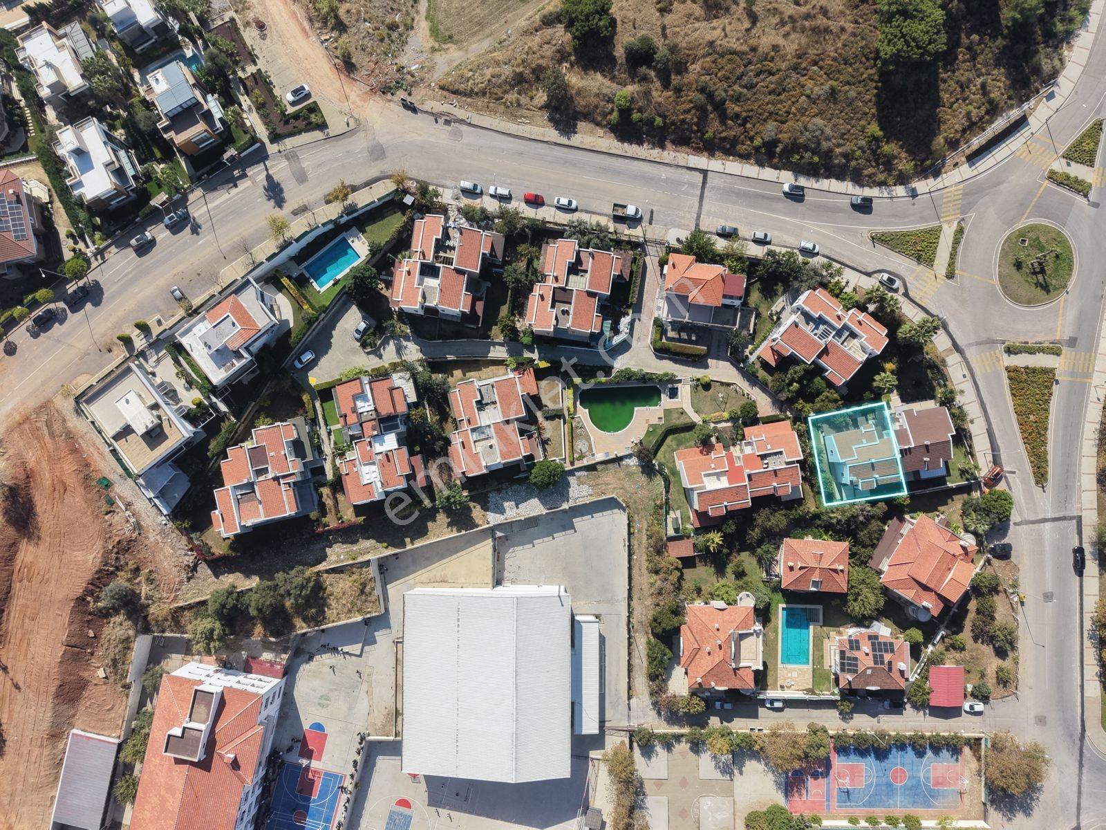 Güzelbahçe Kahramandere Yeşil Ege Sitesinde Satılık Villa — fotoğraf 6