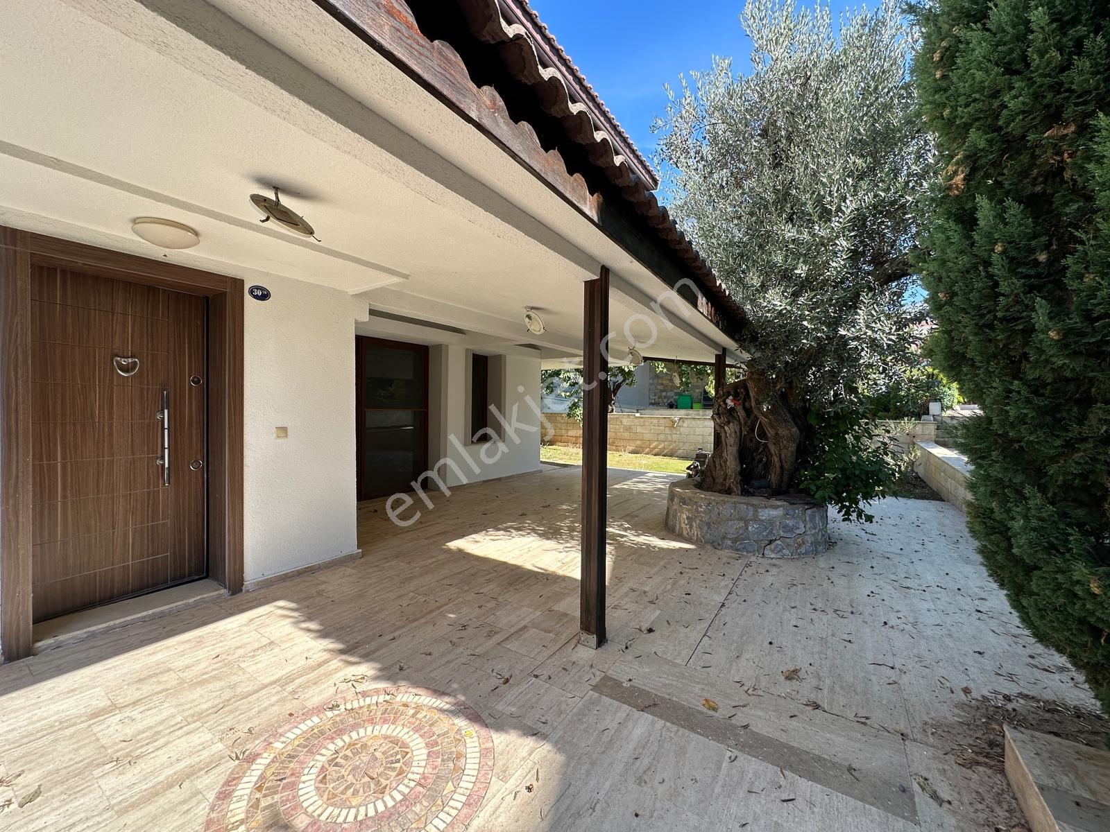 Güzelbahçe Kahramandere Yeşil Ege Sitesinde Satılık Villa — fotoğraf 7