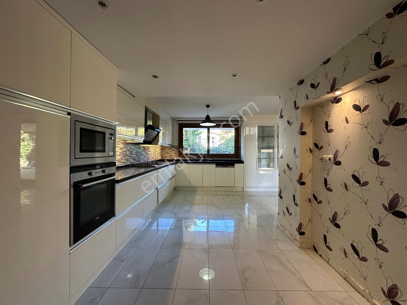 Güzelbahçe Kahramandere Yeşil Ege Sitesinde Satılık Villa — fotoğraf 22