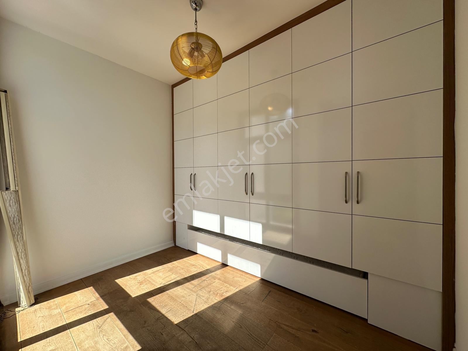 Güzelbahçe Kahramandere Yeşil Ege Sitesinde Satılık Villa — fotoğraf 27