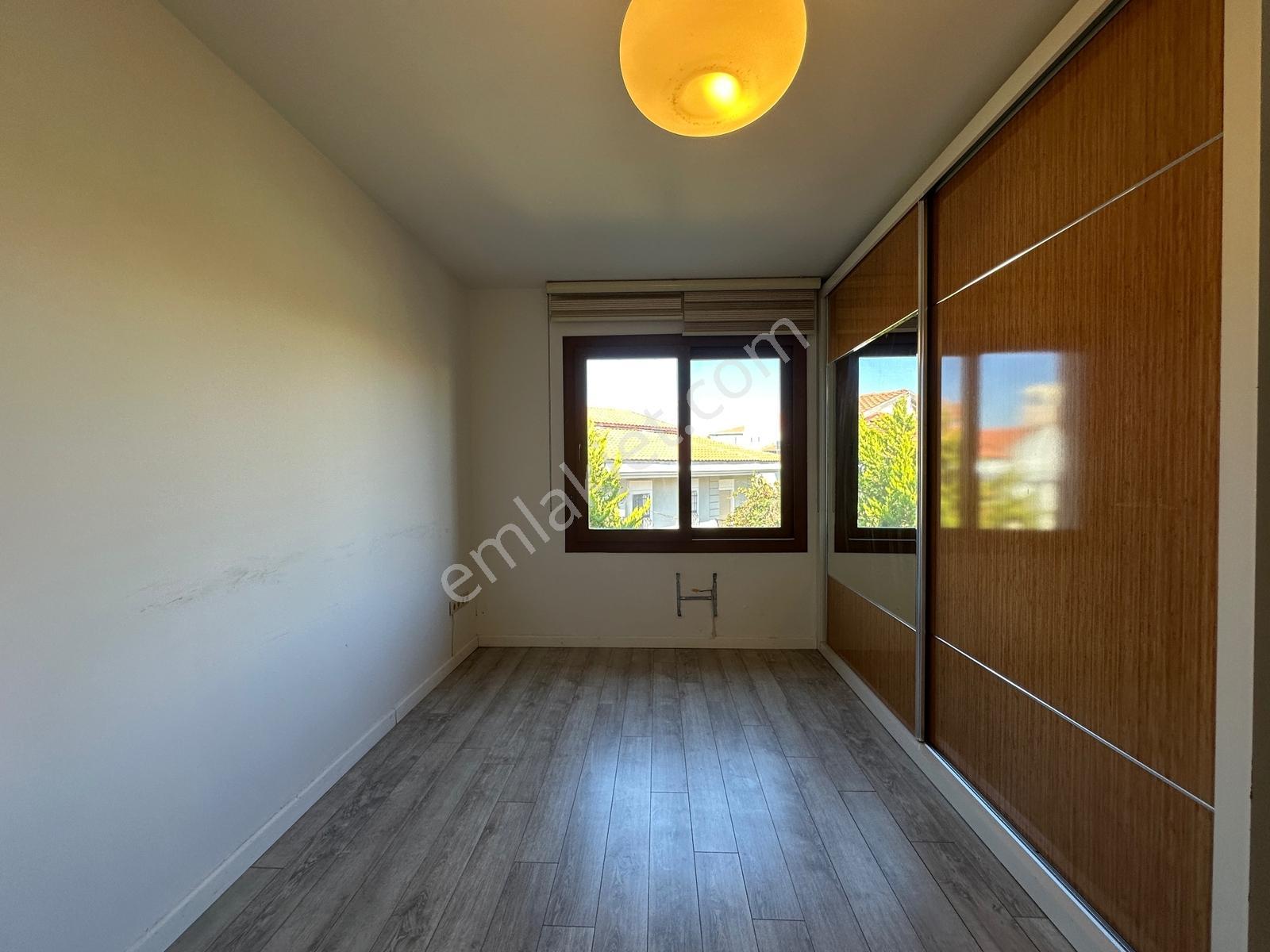 Güzelbahçe Kahramandere Yeşil Ege Sitesinde Satılık Villa — fotoğraf 29