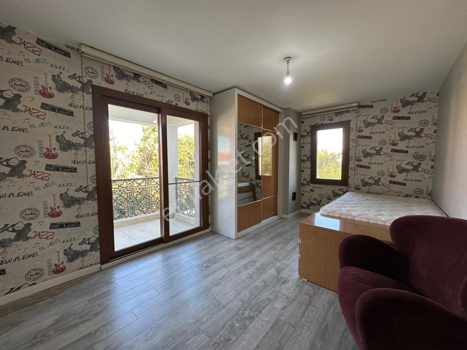 Güzelbahçe Kahramandere Yeşil Ege Sitesinde Satılık Villa — fotoğraf 30