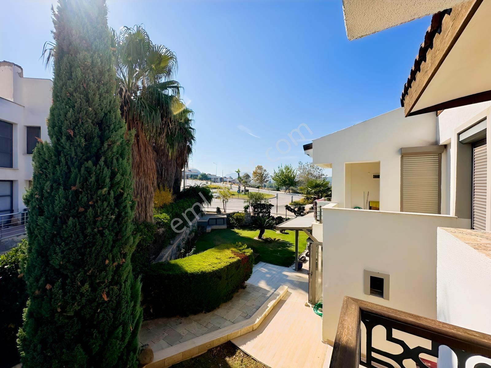 Güzelbahçe Kahramandere Yeşil Ege Sitesinde Satılık Villa — fotoğraf 31