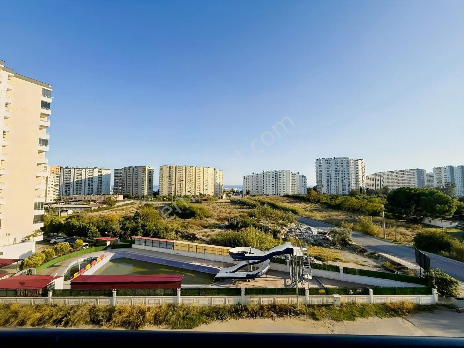 Erdemli Tömükte Havuzlu, Deniz Manzaralı 1+1 Satılık Daire