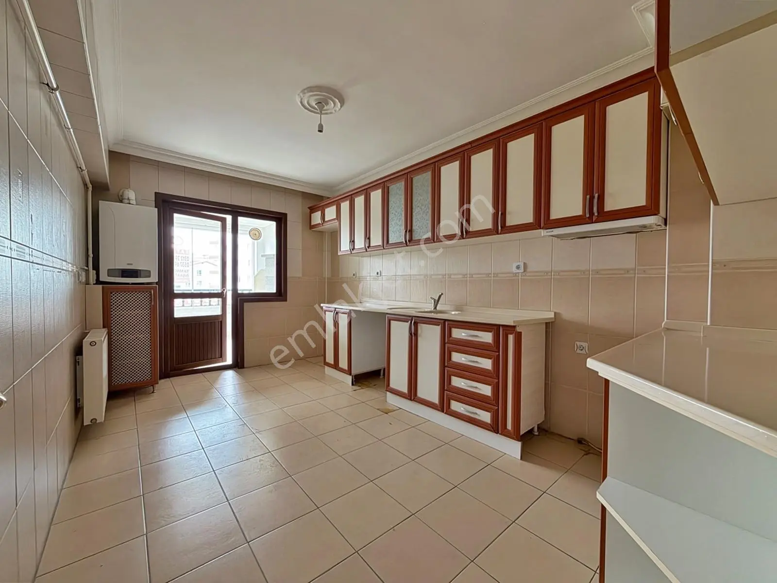 Doğukent Cad Üzeri Kök Tapu Ara Kat Asansörlü 3+1 Satılık Daire