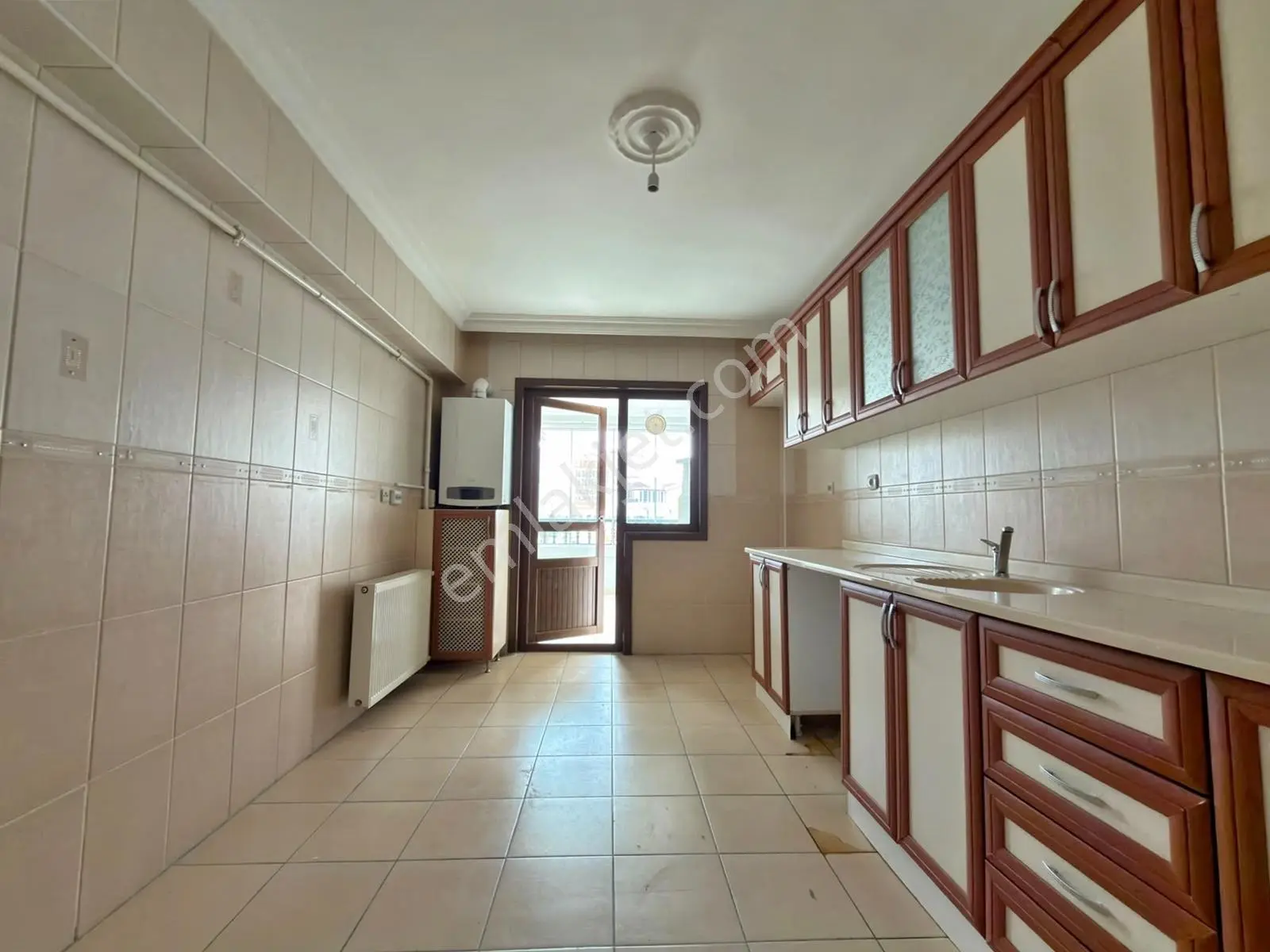 Doğukent Cad Üzeri Kök Tapu Ara Kat Asansörlü 3+1 Satılık Daire — fotoğraf 3