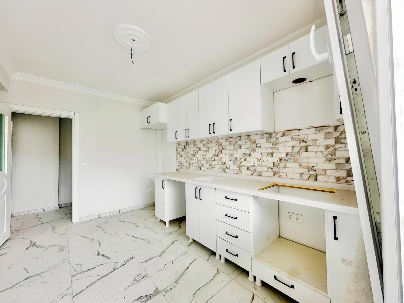 Doradan Edremitte Sıfır Geniş M2 3+1 Ön Cephe Ara Kat Daire — fotoğraf 5