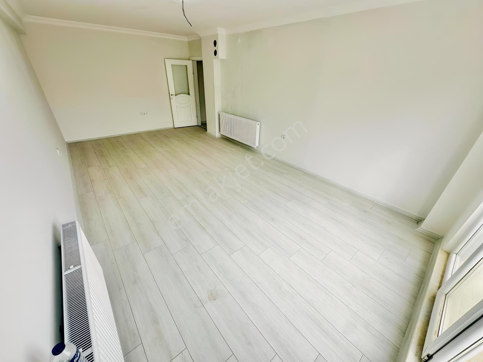 Doradan Edremitte Sıfır Geniş M2 3+1 Ön Cephe Ara Kat Daire — fotoğraf 6