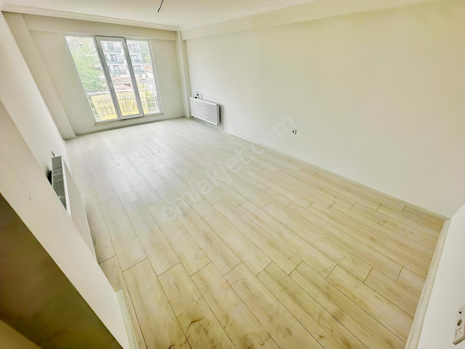 Doradan Edremitte Sıfır Geniş M2 3+1 Ön Cephe Ara Kat Daire — fotoğraf 14