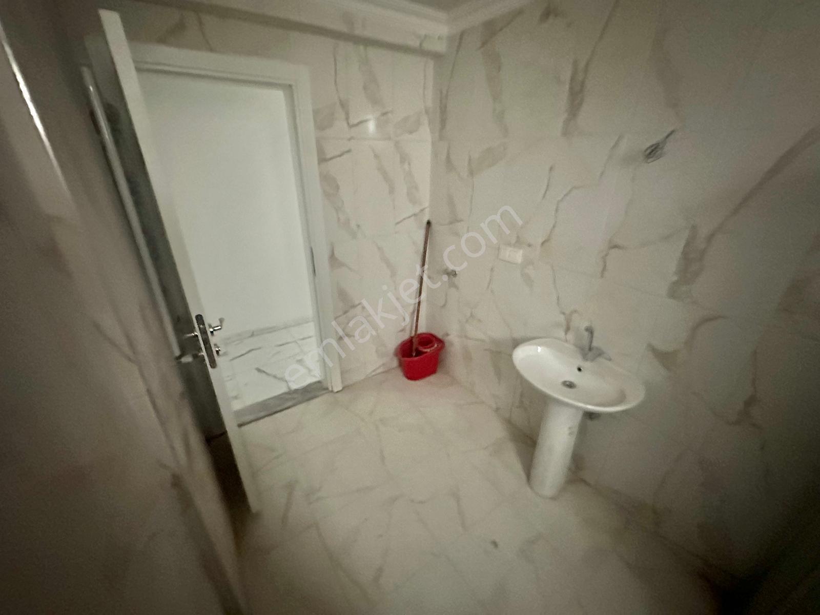 Doradan Edremitte Sıfır Geniş M2 3+1 Ön Cephe Ara Kat Daire — fotoğraf 21