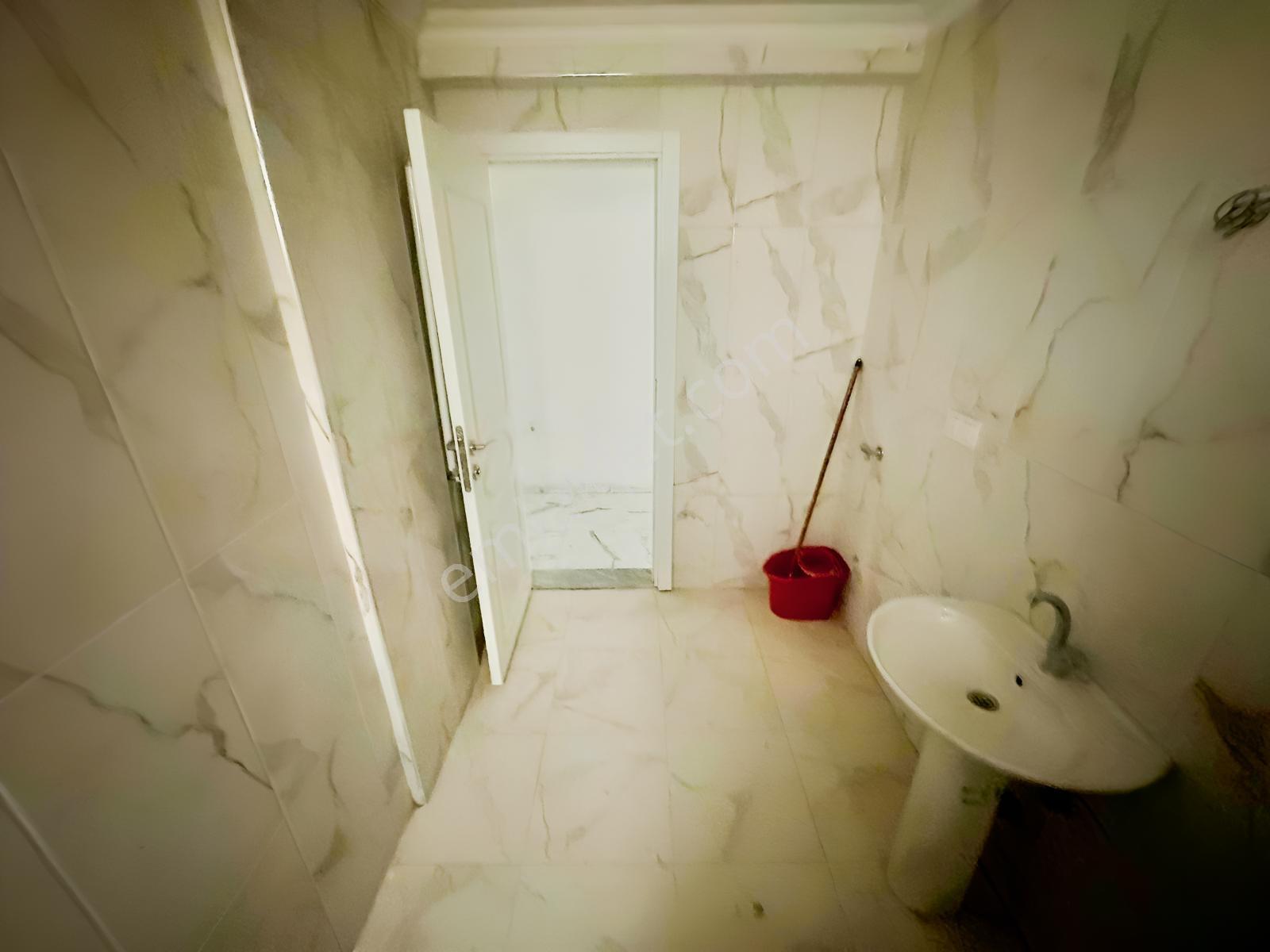 Doradan Edremitte Sıfır Geniş M2 3+1 Ön Cephe Ara Kat Daire — fotoğraf 26