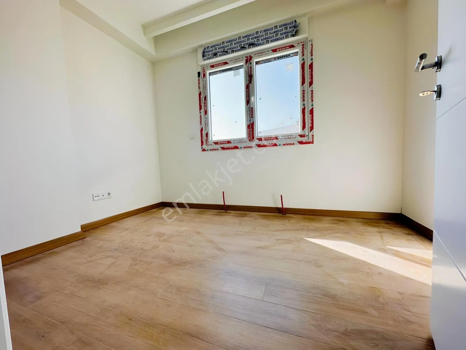 Kozyatağında 2+1 Net 85m2 Balkonlu Ebv Banyolu Sıfır Boş Daire — fotoğraf 2