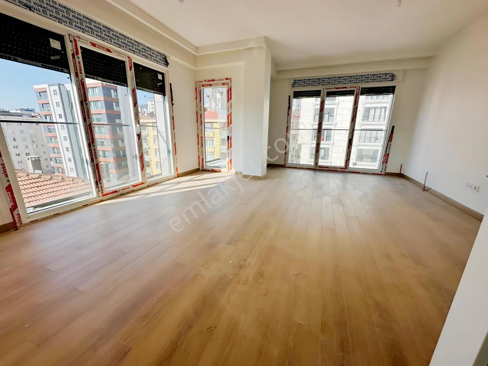 Kozyatağında 2+1 Net 85m2 Balkonlu Ebv Banyolu Sıfır Boş Daire — fotoğraf 3