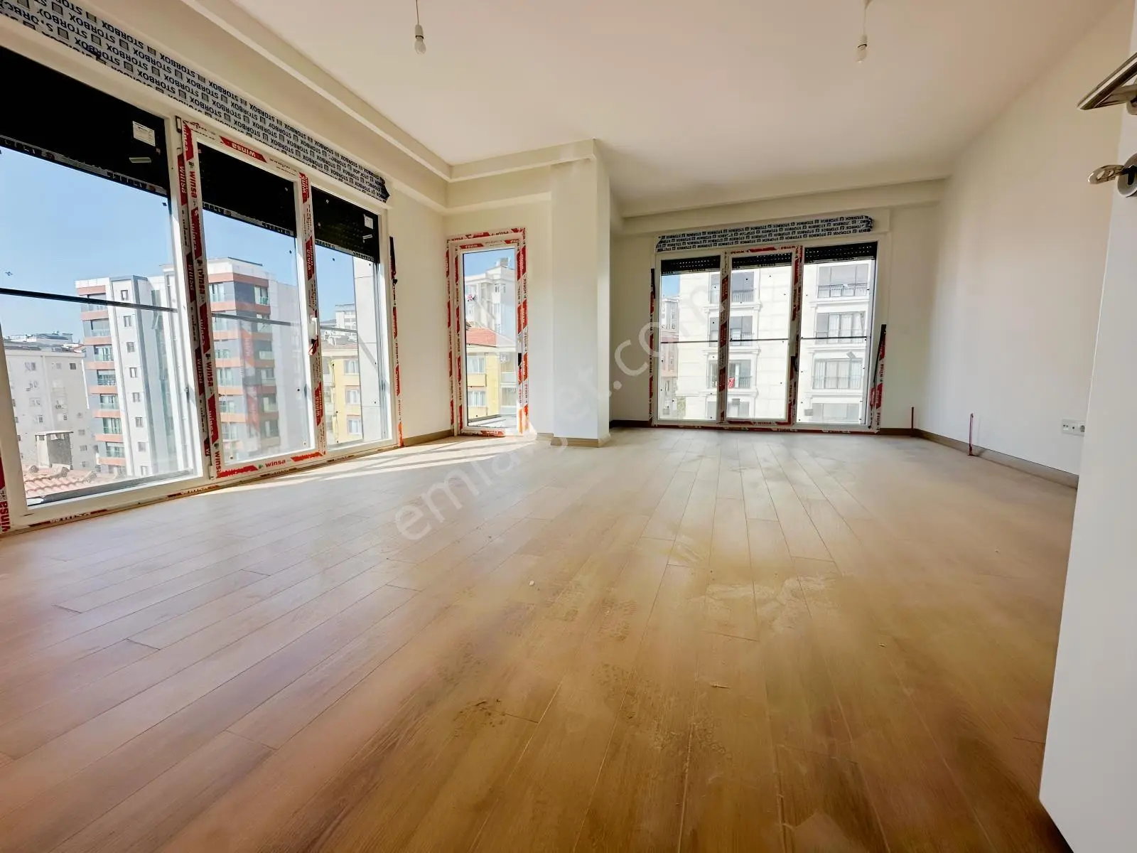 Kozyatağında 2+1 Net 85m2 Balkonlu Ebv Banyolu Sıfır Boş Daire — fotoğraf 5