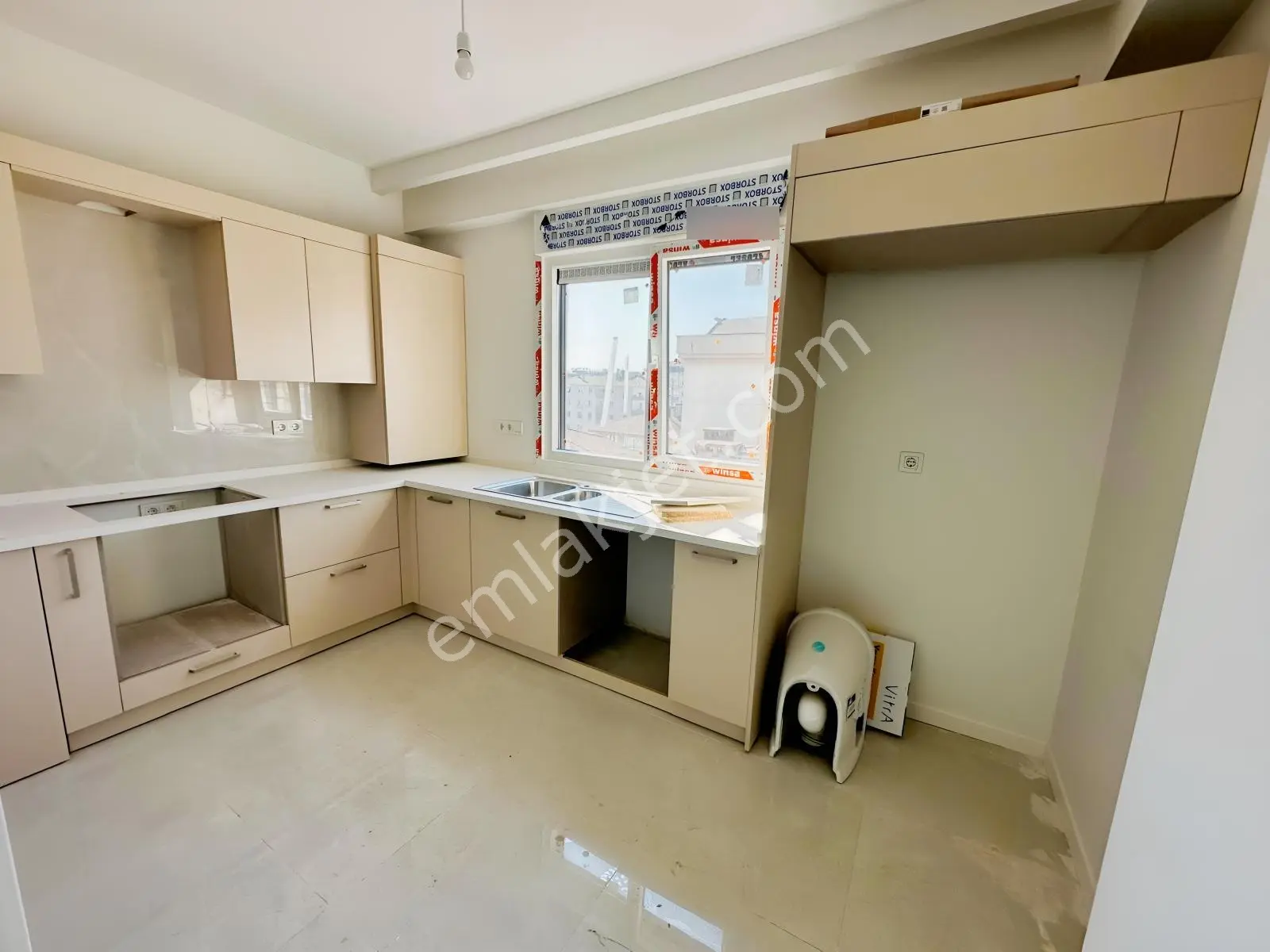 Kozyatağında 2+1 Net 85m2 Balkonlu Ebv Banyolu Sıfır Boş Daire — fotoğraf 8