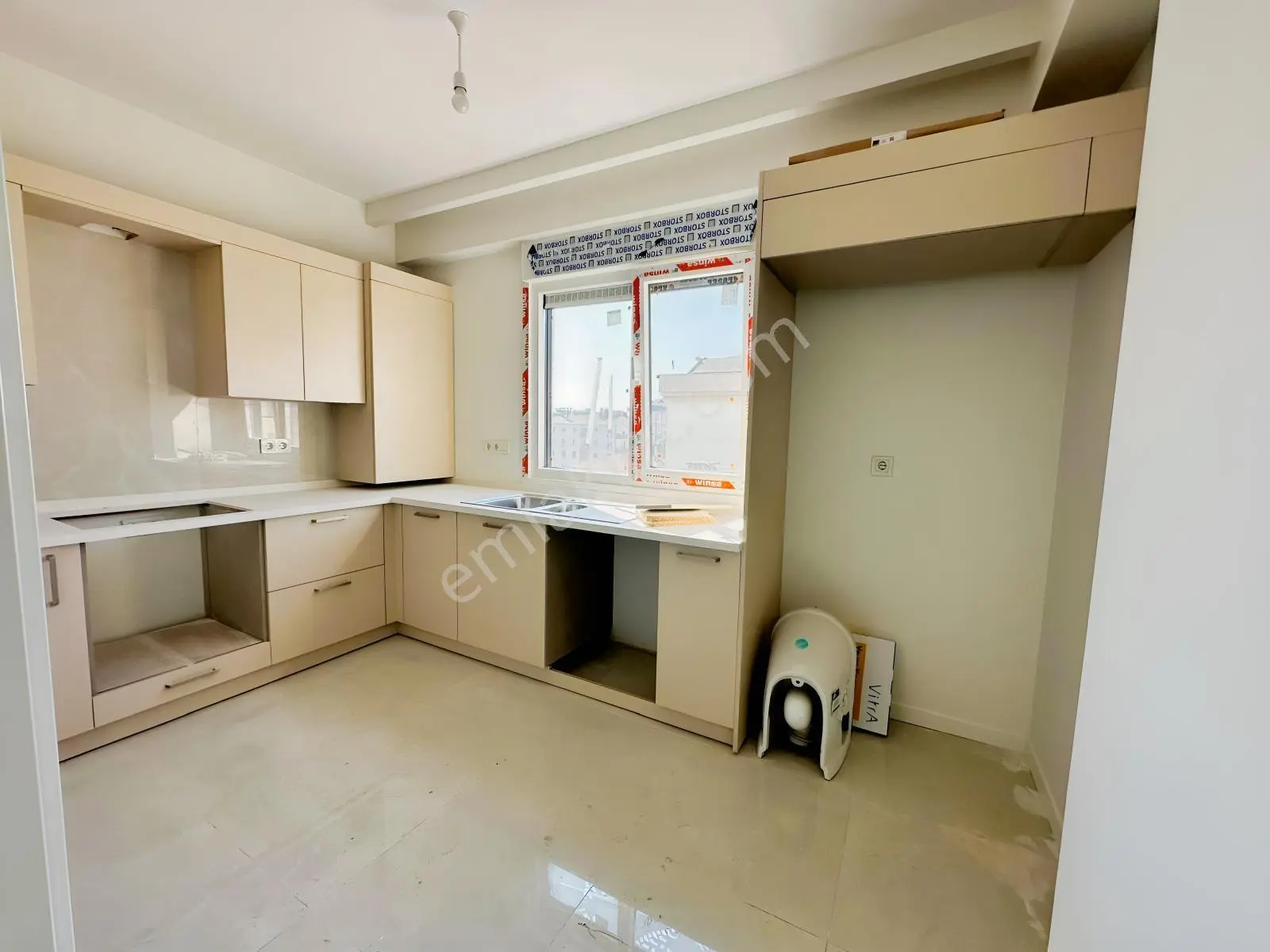 Kozyatağında 2+1 Net 85m2 Balkonlu Ebv Banyolu Sıfır Boş Daire — fotoğraf 9