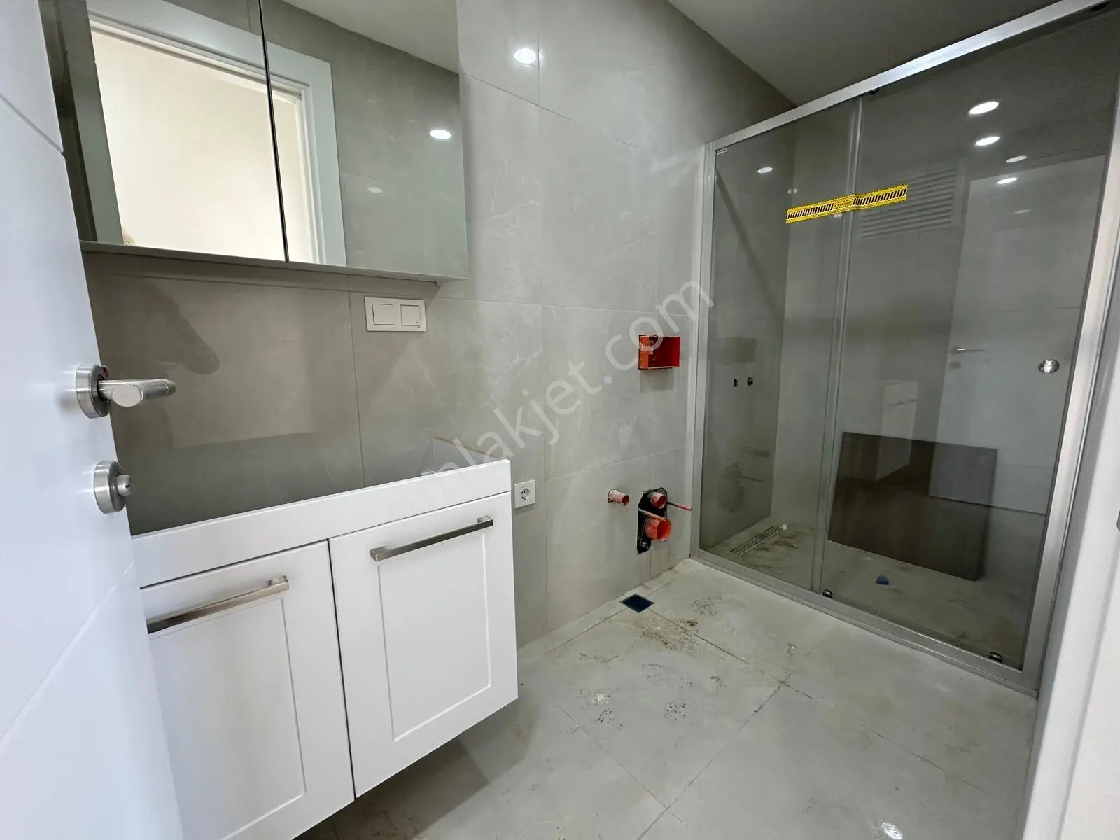 Kozyatağında 2+1 Net 85m2 Balkonlu Ebv Banyolu Sıfır Boş Daire — fotoğraf 11