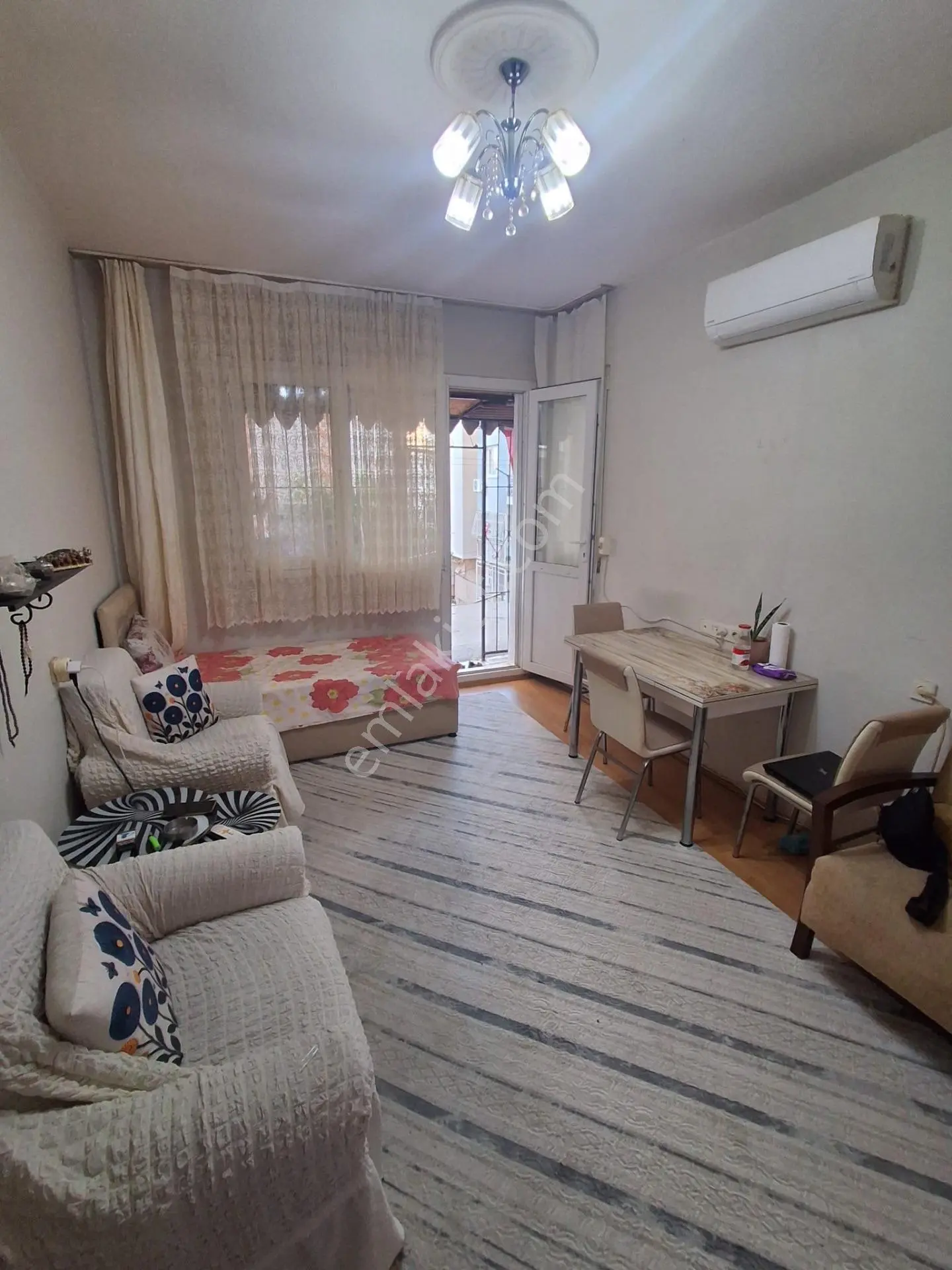 Konak Kılıç Reis'te Satılık Metroya Yakın 1+1 Daire — fotoğraf 2