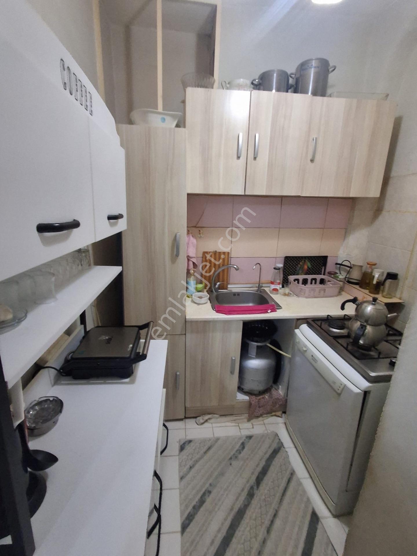 Konak Kılıç Reis'te Satılık Metroya Yakın 1+1 Daire — fotoğraf 6