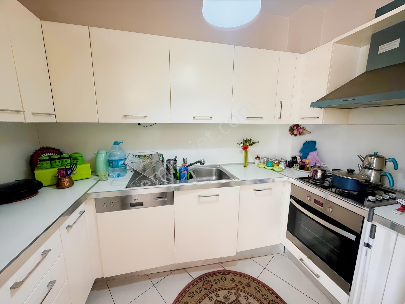 Bosphorus City'de 1+1 74 M2 Boydan Cam Full Manzaralı Boş — fotoğraf 9