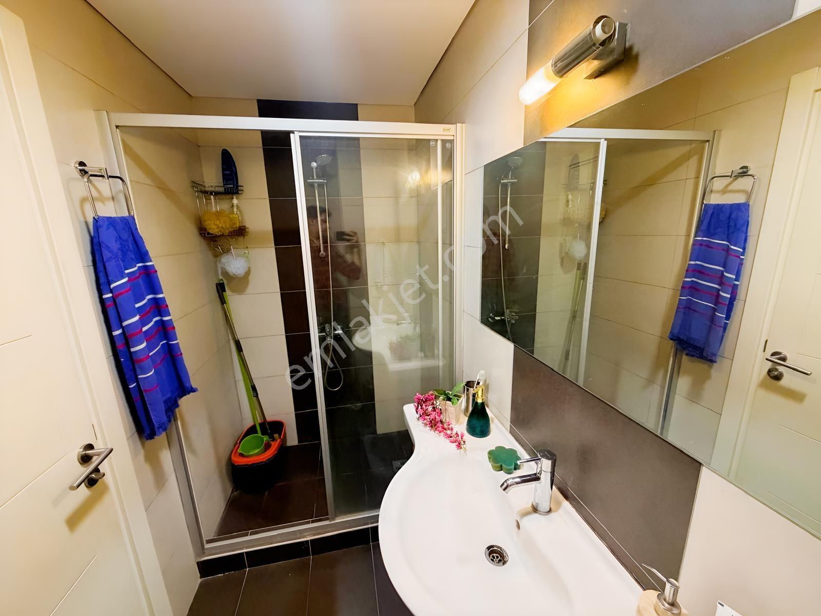 Bosphorus City'de 1+1 74 M2 Boydan Cam Full Manzaralı Boş — fotoğraf 11