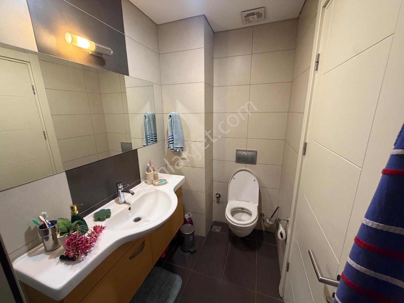 Bosphorus City'de 1+1 74 M2 Boydan Cam Full Manzaralı Boş — fotoğraf 12