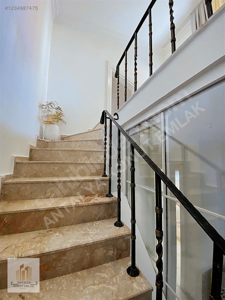 Altıntaş Satılık Villa Havuzlu Site İçerisinde — fotoğraf 11