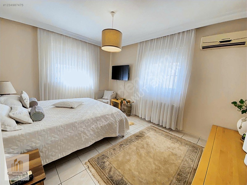 Altıntaş Satılık Villa Havuzlu Site İçerisinde — fotoğraf 17