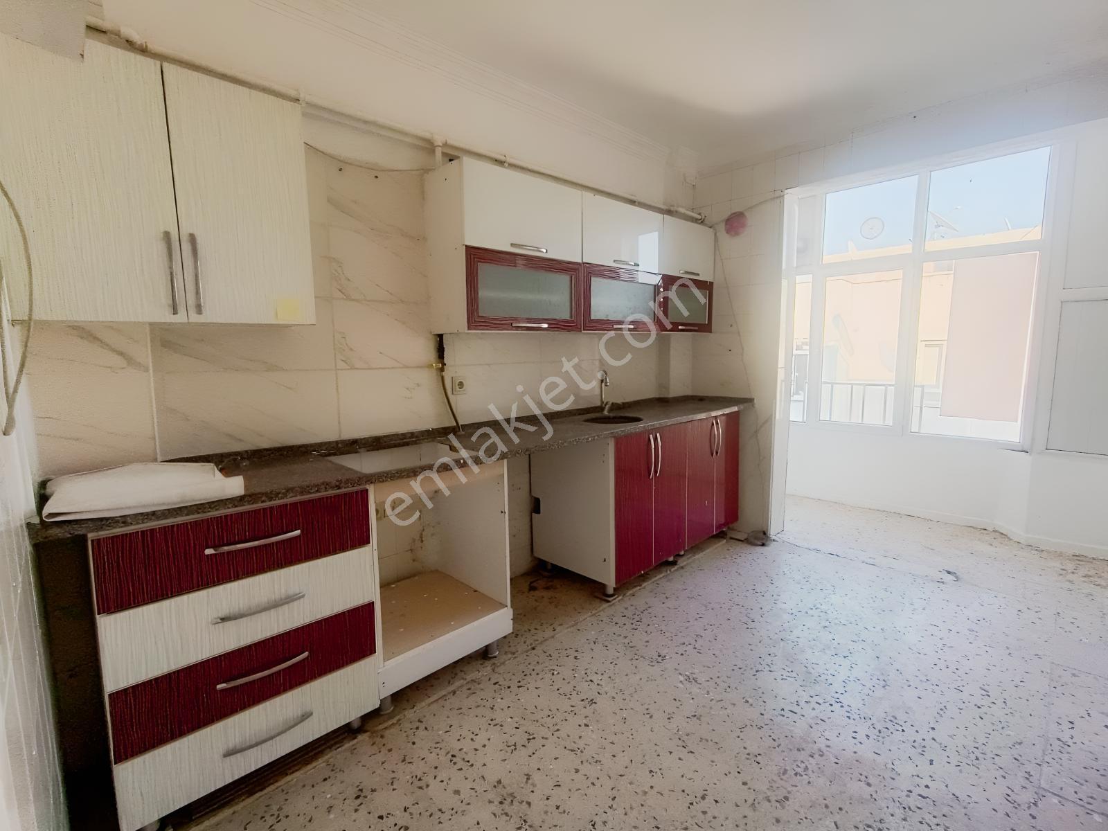 Veysel Karani'de Uygun 3+1 Daire — fotoğraf 2