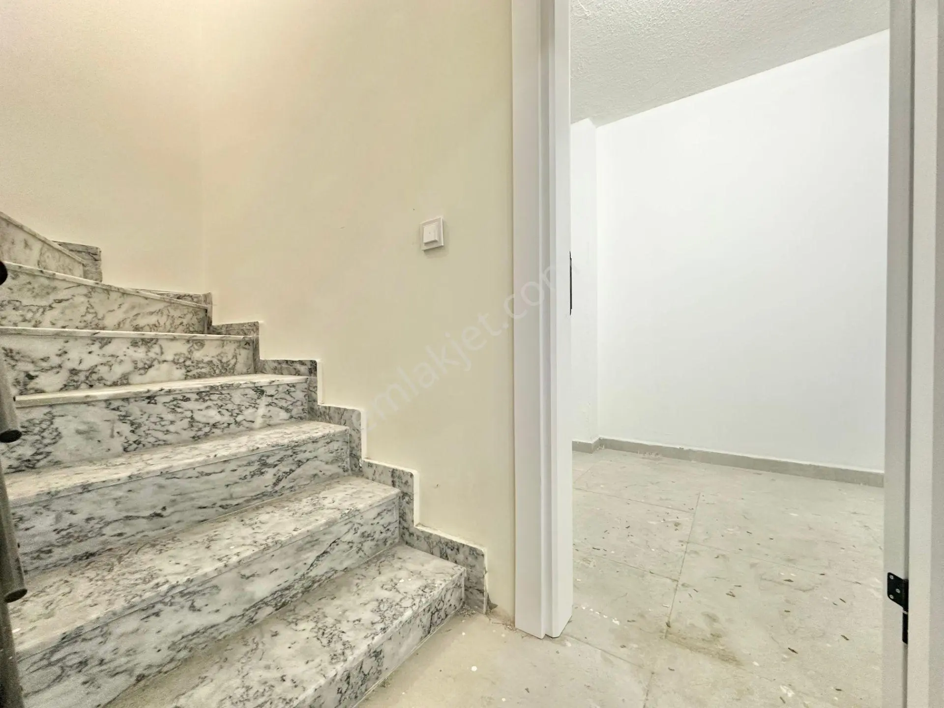 ꧁ Ay Emlaktan꧂güre'de*****uygun Fiyata*****çift Banyolu Satılık 2+1 Sıfır Ters Dublex Daire — fotoğraf 19