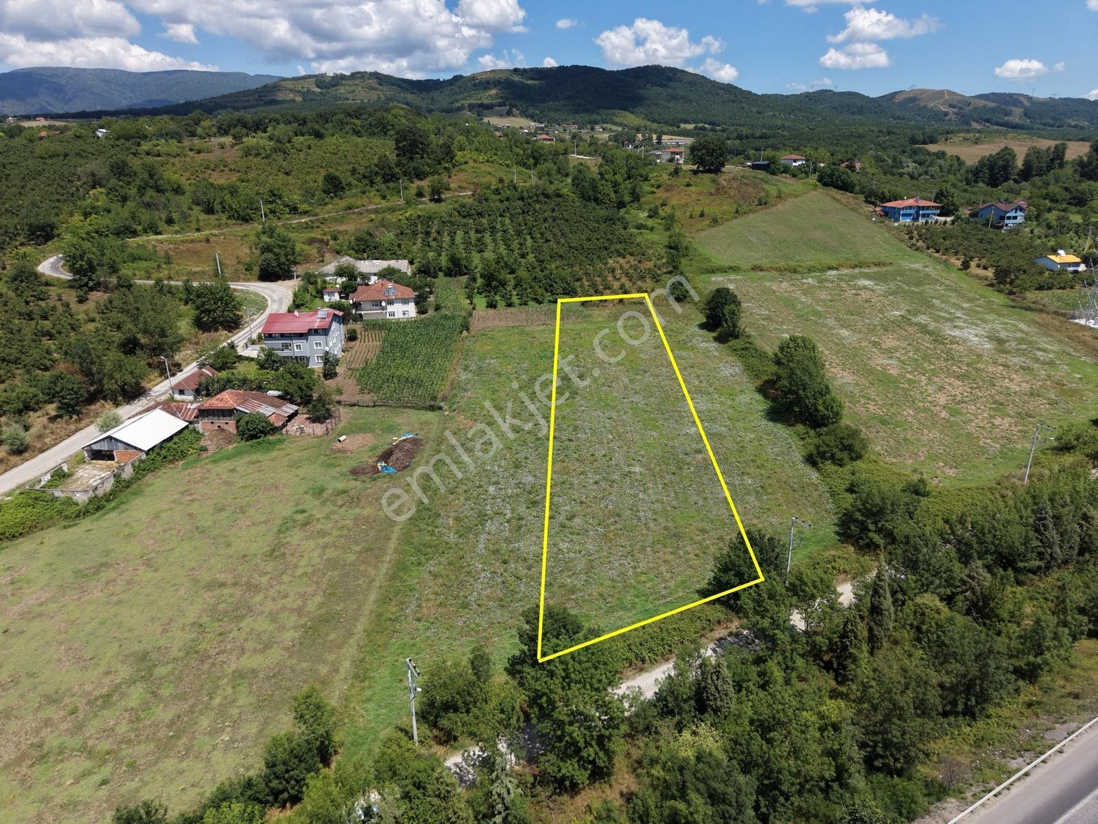 Emlakevim - Yeşilvadi Mah. De Satılık 2450 M2 İmarlı Arsa !! — fotoğraf 5
