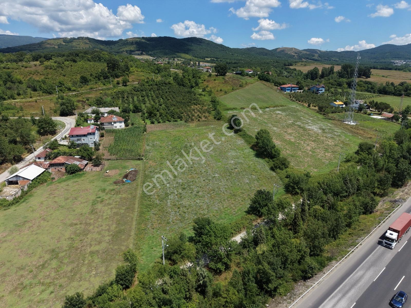 Emlakevim - Yeşilvadi Mah. De Satılık 2450 M2 İmarlı Arsa !! — fotoğraf 6
