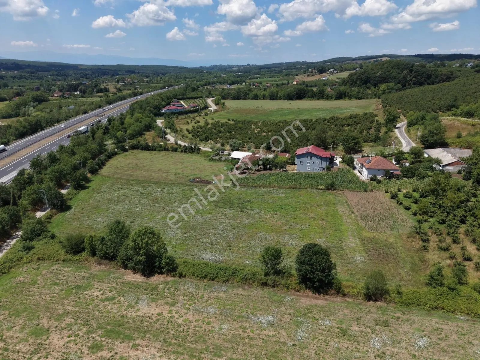 Emlakevim - Yeşilvadi Mah. De Satılık 2450 M2 İmarlı Arsa !! — fotoğraf 13