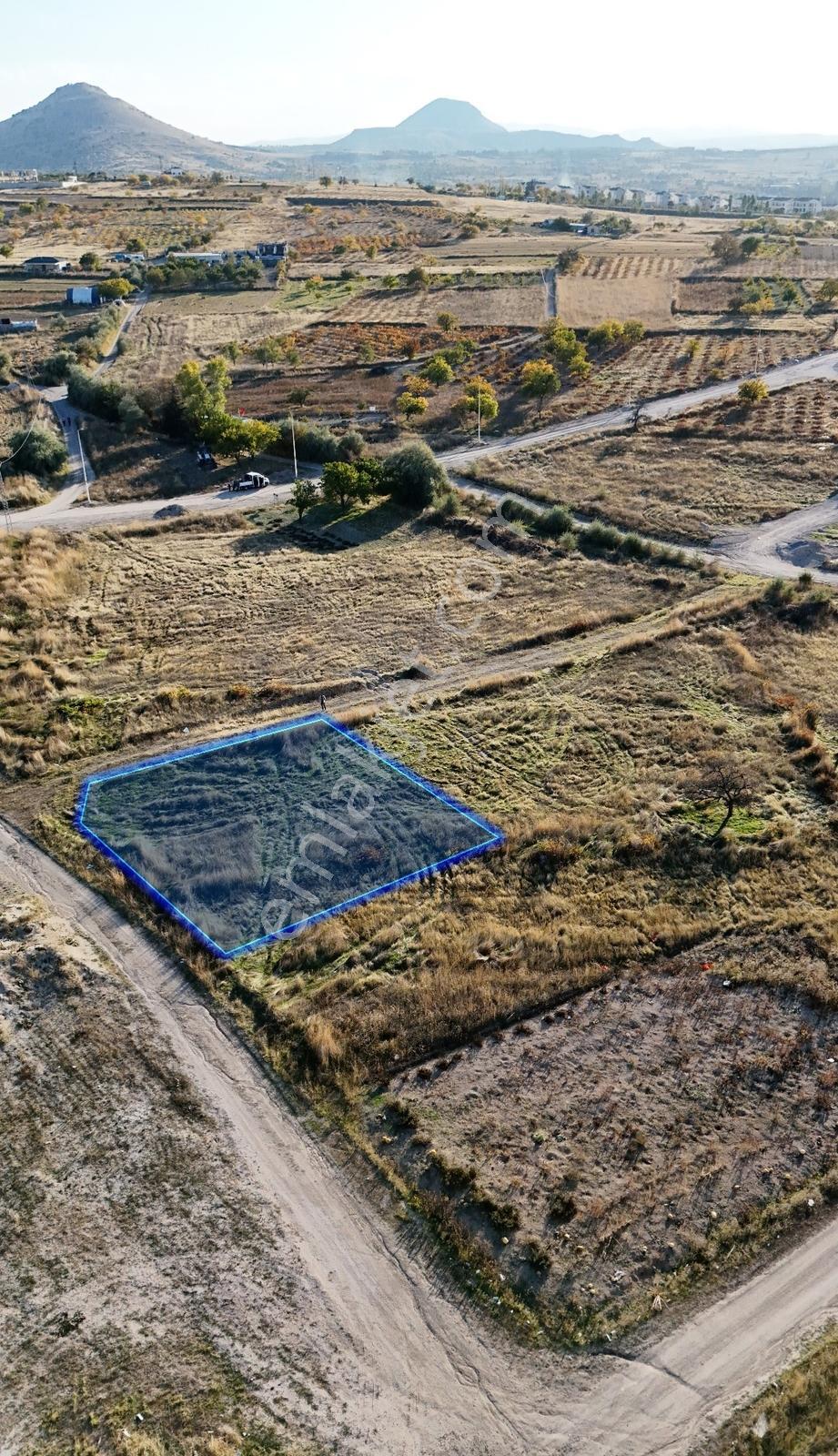 Şanlıbaba Emlak'tan Uçhisar Da Satılık Köşe Başı Villa Arsası — fotoğraf 9