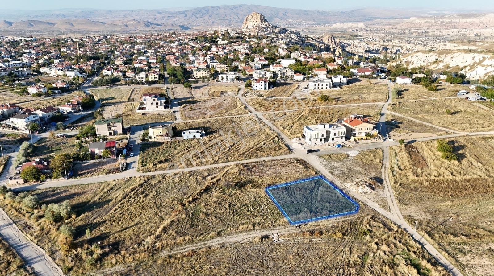 Şanlıbaba Emlak'tan Uçhisar Da Satılık Köşe Başı Villa Arsası — fotoğraf 14
