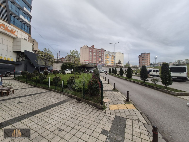 Oğuzhan Gayrimenkul'den Cumhuriyet Mah.kiralık İş Yeri — fotoğraf 4