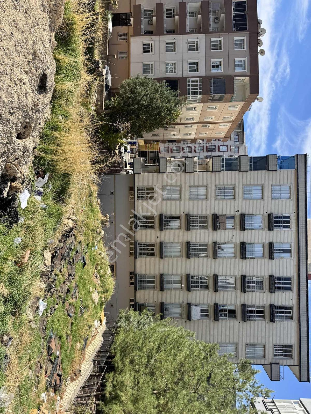Merkezde Benzersiz Konumda Satılık 582 M2 İmarlı Arsa — fotoğraf 2